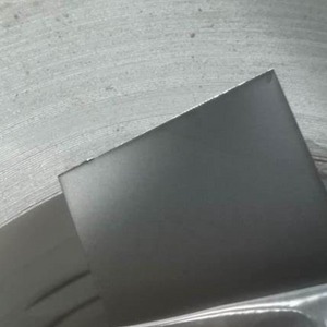 1,3 mm / 1300 mm 1085 alumiiniseosta k&auml;ytet&auml;&auml;n teollisuuss&auml;ili&ouml;iss&auml; ja j&auml;&auml;hdytyselementeiss&auml;